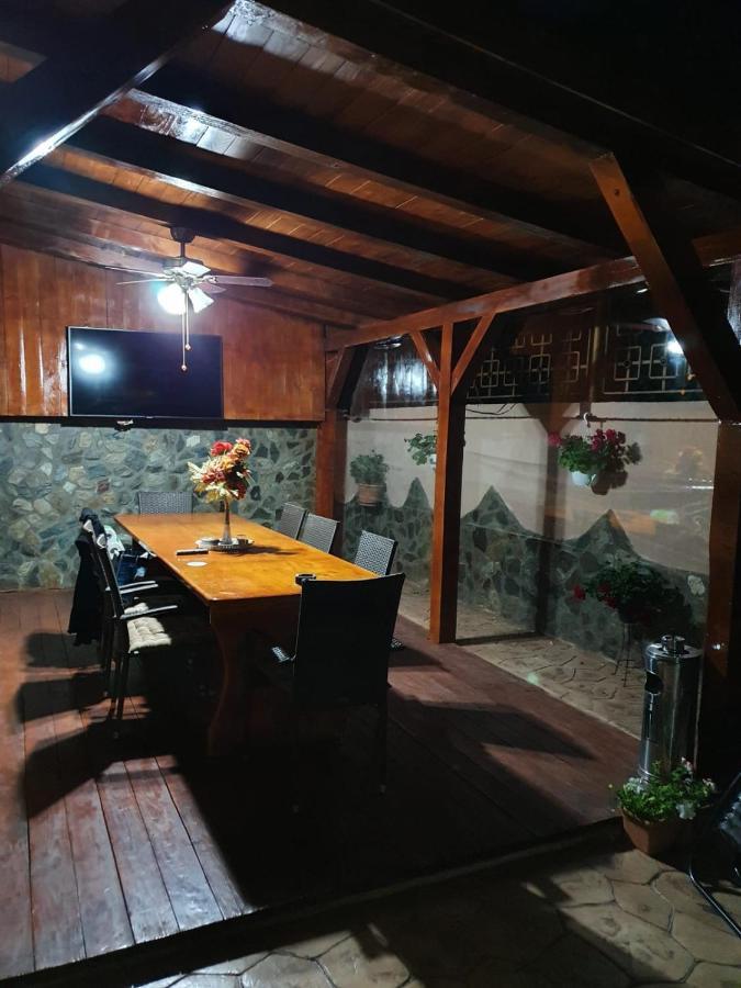 Casa Cattleya Otel Târgu Jiu Dış mekan fotoğraf