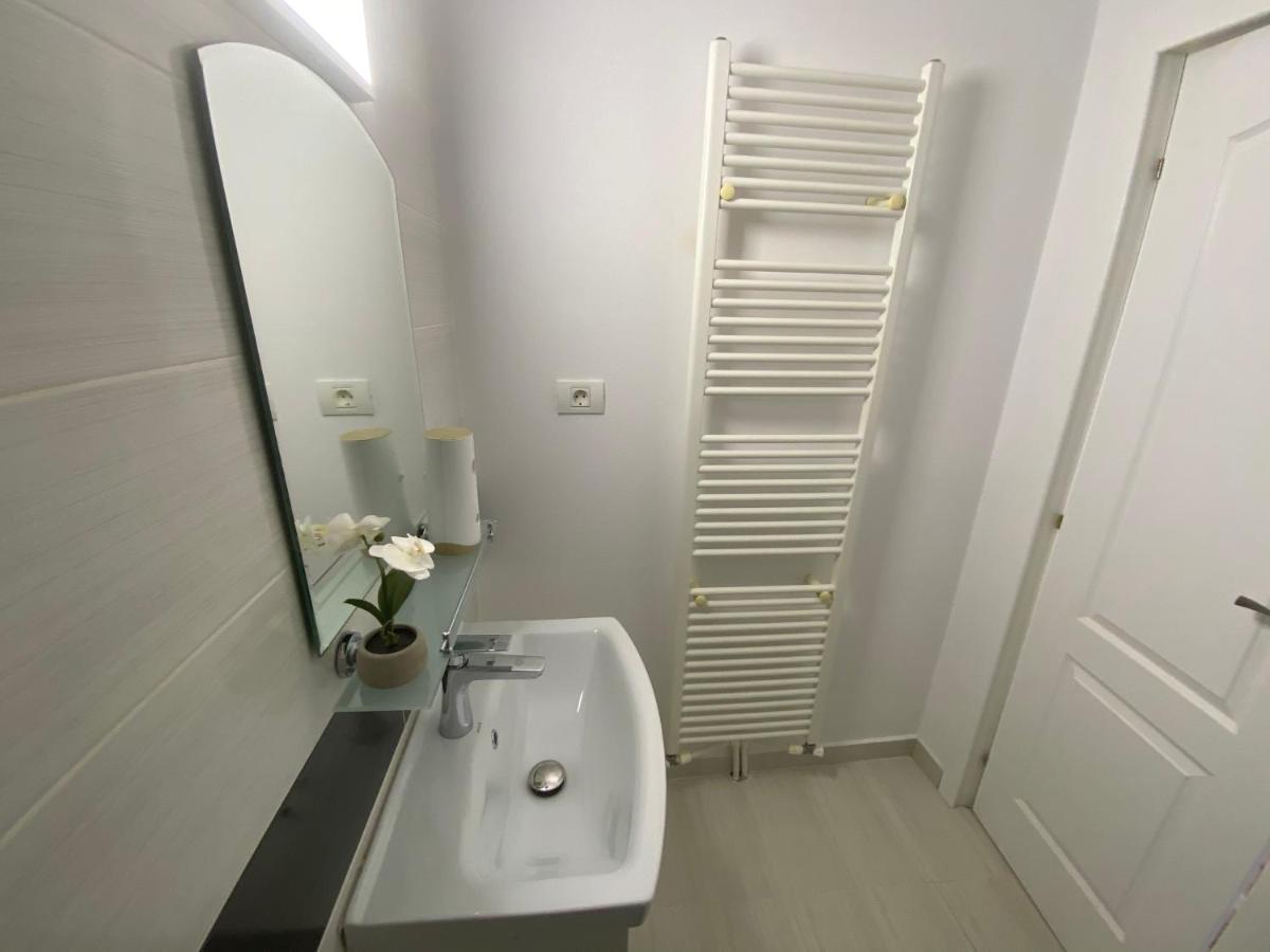 Casa Cattleya Otel Târgu Jiu Dış mekan fotoğraf