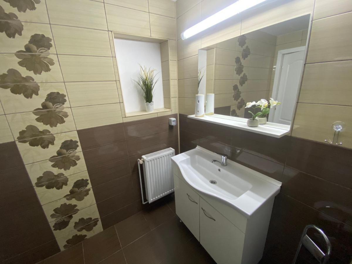 Casa Cattleya Otel Târgu Jiu Dış mekan fotoğraf