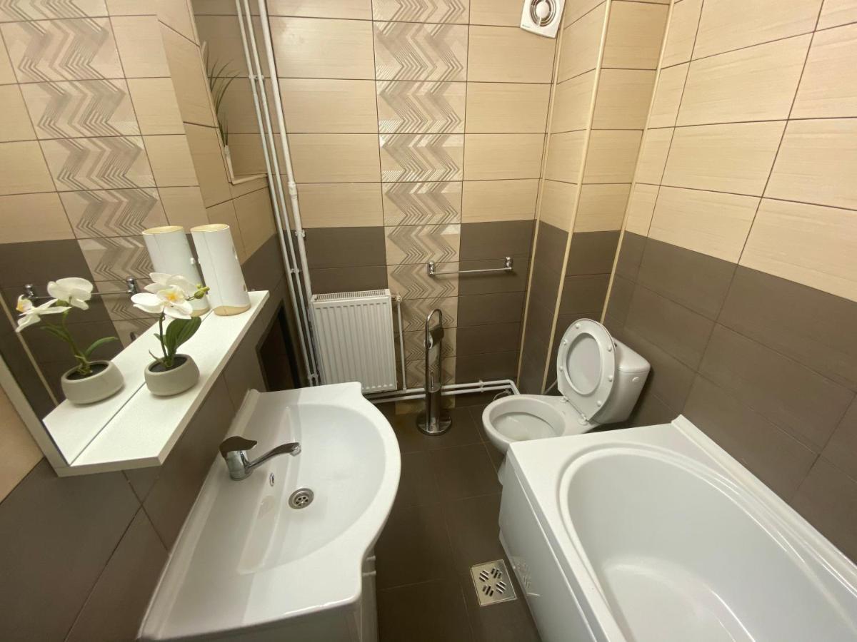 Casa Cattleya Otel Târgu Jiu Dış mekan fotoğraf