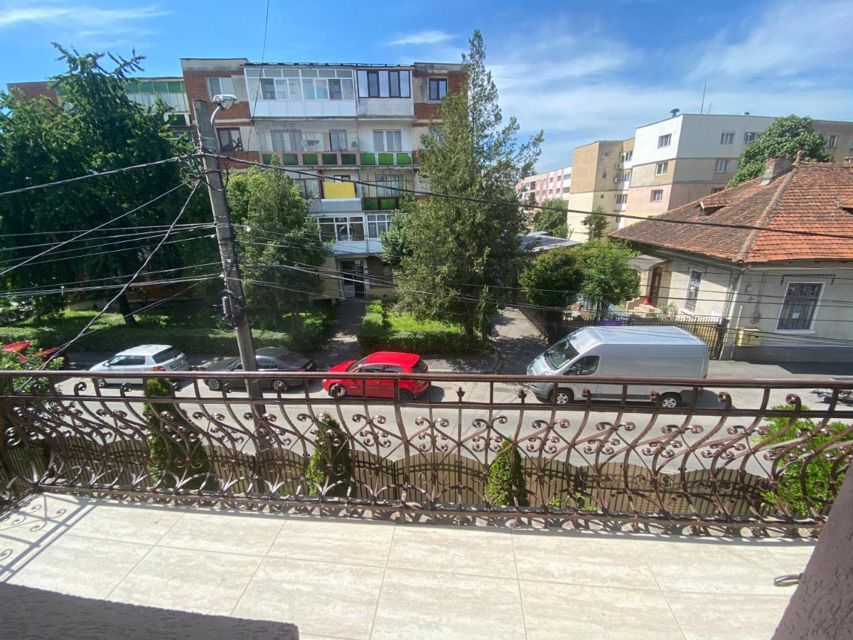 Casa Cattleya Otel Târgu Jiu Dış mekan fotoğraf