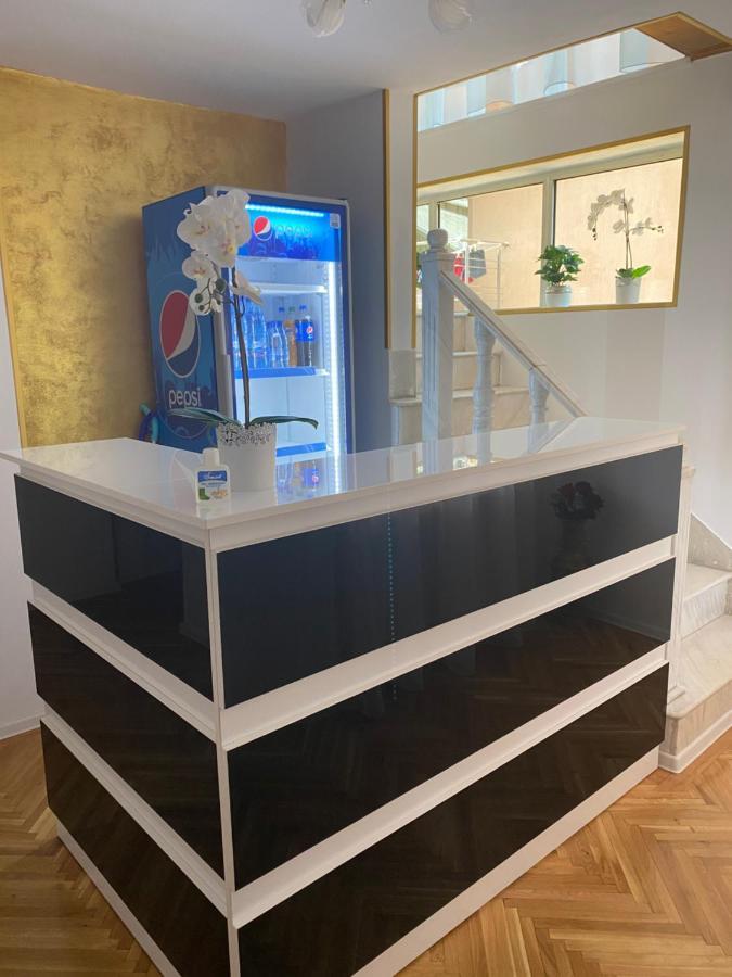 Casa Cattleya Otel Târgu Jiu Dış mekan fotoğraf