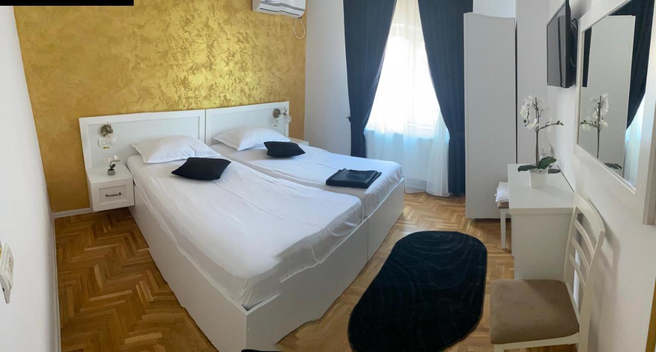 Casa Cattleya Otel Târgu Jiu Dış mekan fotoğraf