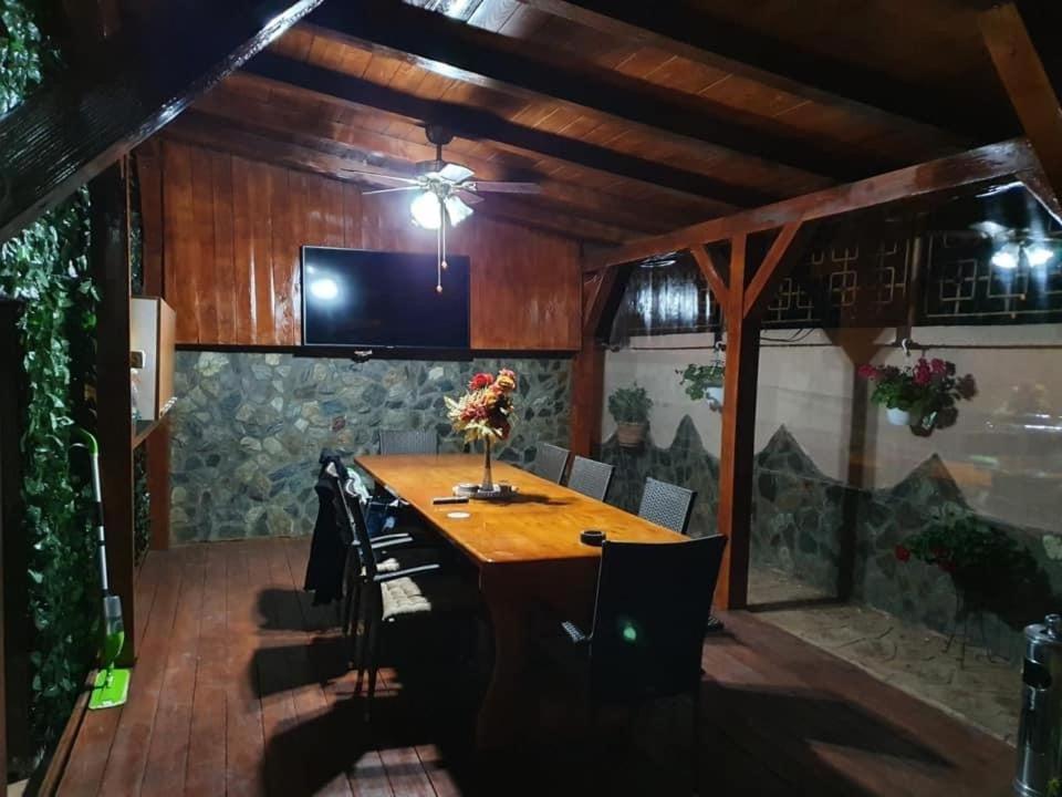 Casa Cattleya Otel Târgu Jiu Dış mekan fotoğraf
