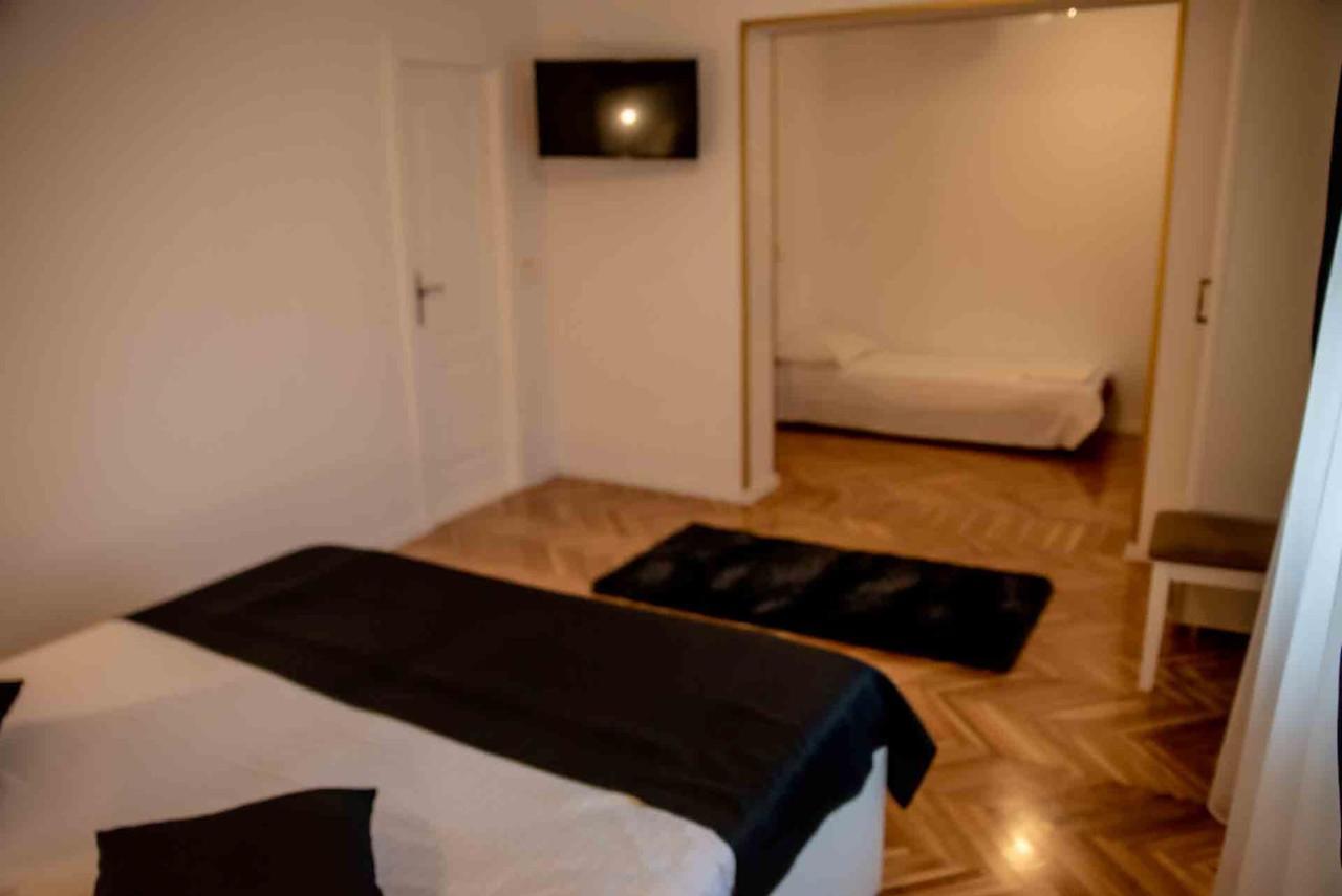 Casa Cattleya Otel Târgu Jiu Dış mekan fotoğraf